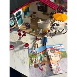 Schleich Horse Club - Rider Café,  Playset with 1 x Horses, Collect